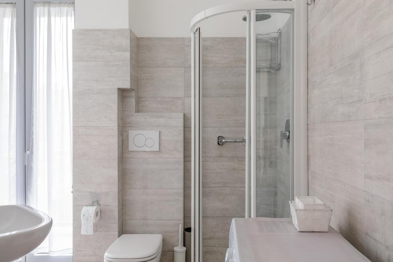 Piazza De Angeli M1 Comfortable Flat With Balcony Милано Екстериор снимка